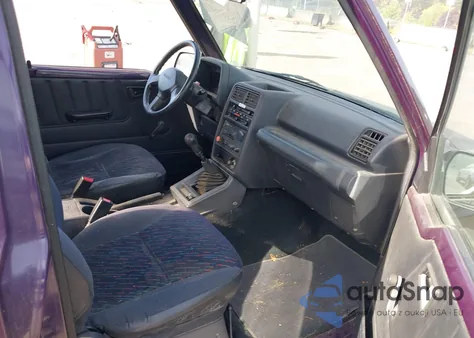 1995 Geo Tracker from USA, damaged, VIN 2CNBE18U9S6924854